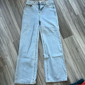 Women’s wide legged light wash jeans